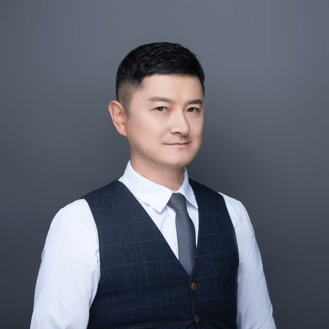 Lei Zheng, California-licensed Civil Engineer and Principal Engineer at CMZStudio